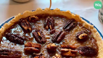Tarte exotique vanillée aux dattes et aux noix