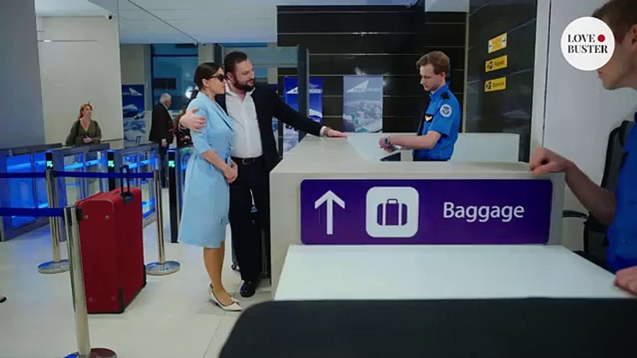 I Got Trapped With Stranger At Night Airport - video Dailymotion