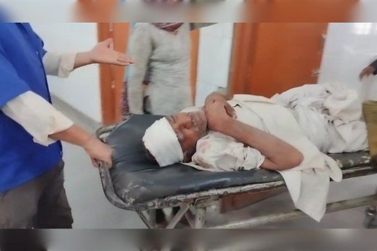 VIDEO: घर की दीवार को लेकर दो पक्षों में खूनी संघर्ष, आधा दर्जन लोग गंभीर रूप से घायल