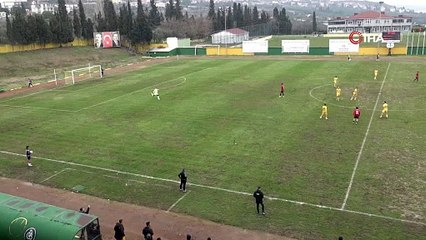 Yeşil sahada ''yok artık'' dedirten kural hatası: Hakem kırmızı kart göstermeyi unuttu
