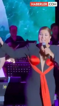 Sibel Can'dan şaşırtan imaj değişikliği: Saçlarını sarıya boyattı