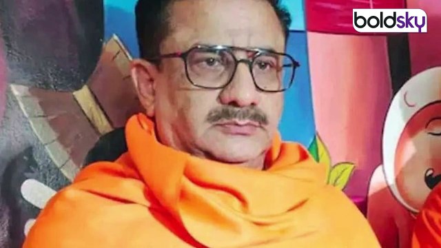 Mahakumbh Viral Girl Monalisa Trapped By Sanoj Mishra, Waseem Rizvi Exposed Director, Reaction