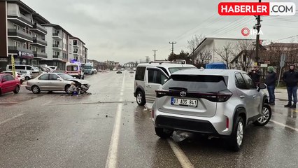 Düzce'de Yağış Nedeniyle Üç Araç Kaza Yaptı