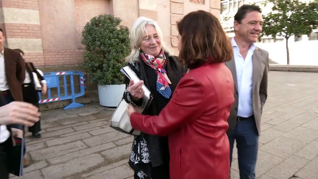 La Junta de Andalucía presenta la revista que realza la labor de los artesanos del carnaval