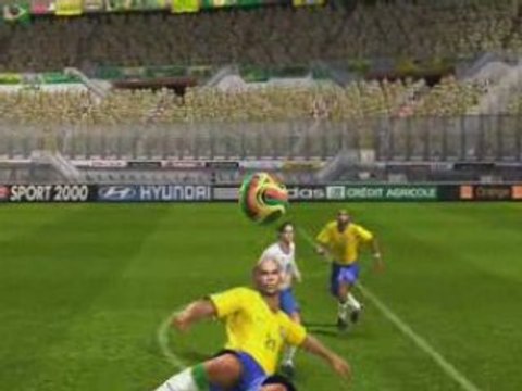 Ciseau Ronaldo sur Touche PES 2008