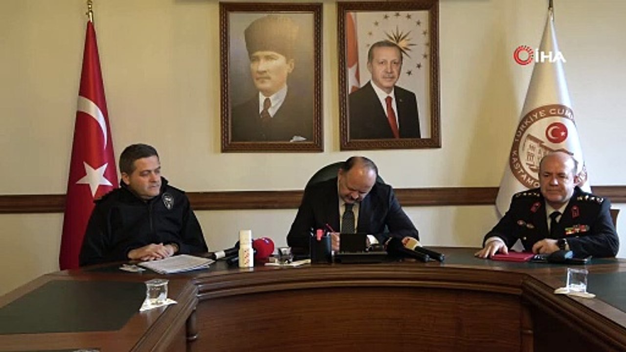 Vali vatandaşları kar yağışına karşı uyardı: Zorunlu olmadıkça yola çıkmayın