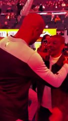 Un saludo 'de altura' entre Muggsy Bogues y Wembanyama protagoniza el momentazo de la noche