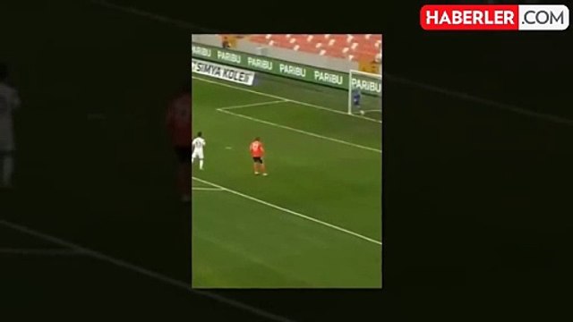 Herkes sebebini konuşuyor: Adanaspor'un metrelerce uzaktan attığı bul gol iptal edildi