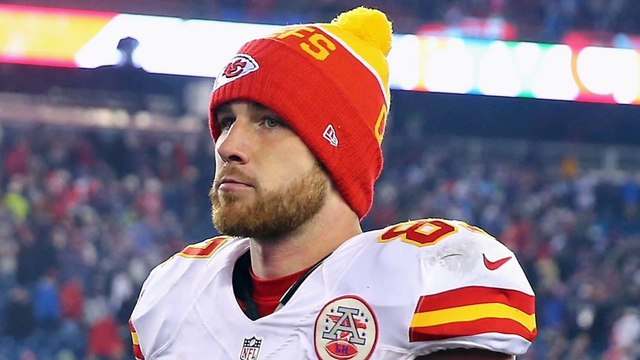 NFL Player News: Travis Kelce’s Future & Myles Garrett Trade Rumors | Latest Updates