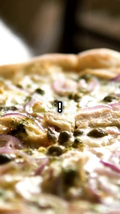 Pizza Party avec un Chat Malicieux! 🍕🐱