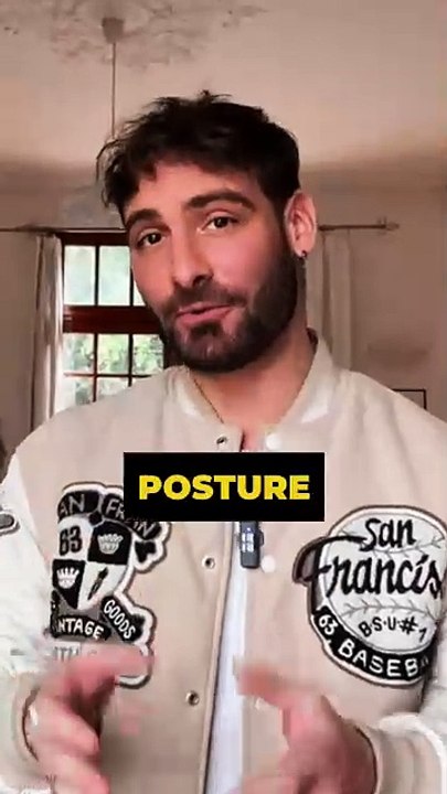 🤯 Se redresser et se tenir droit améliore la confiance en soi et diminue le stress et l’anxiété (neuroscience et biais cognitif) 🧠💥 #developpementpersonnel