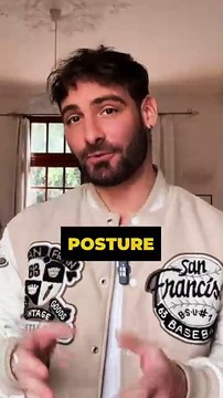 🤯 Se redresser et se tenir droit améliore la confiance en soi et diminue le stress et l’anxiété (neuroscience et biais cognitif) 🧠💥 #developpementpersonnel
