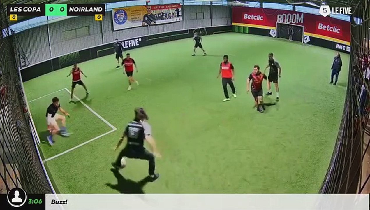 LES COPAINS D ABORD - NOIRLAND 17/02 à 18:36 - Football Terrain 1 (LeFive Pau)