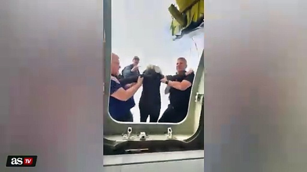 Survivors of Toronto Plane Crash Walk Away – Incredible Moments After the Accident!