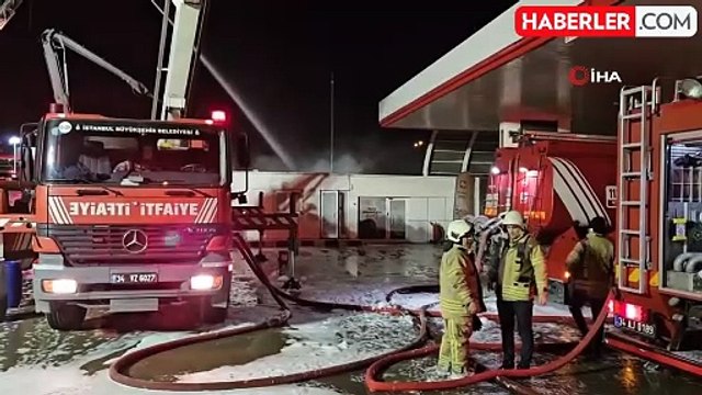 Avcılar'daki Geri Dönüşüm Tesisinde Yangın 6 Saat Sonra Kontrol Altına Alındı