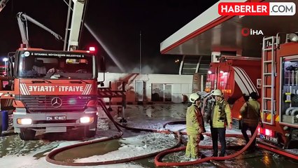 Avcılar'daki Geri Dönüşüm Tesisinde Yangın 6 Saat Sonra Kontrol Altına Alındı