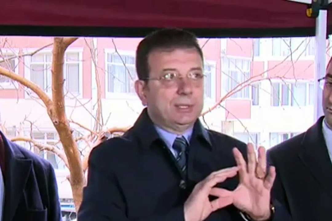 Ekrem İmamoğlu Gazetecilerin sorularını yanıtlıyor
