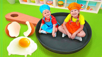 Oliver Learns Cooking Breakfast - Playing Cafe