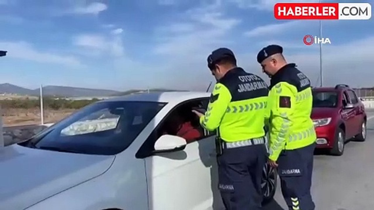 Mersin'de Çakar Lamba Takan Sürücüye 138 Bin TL Ceza