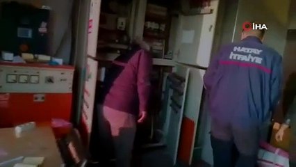 Trafoda ''kedi'' operasyonu: Minik kedi 3 işçiyi hastanelik etti