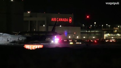 Un avión de Delta aterriza boca abajo en Toronto y deja ocho heridos