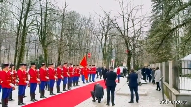Mattarella accolto in Montenegro con gli onori militari