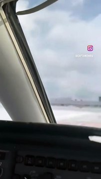 VÍDEO: Veja momento exato em que avião cai durante pouso em toronto
