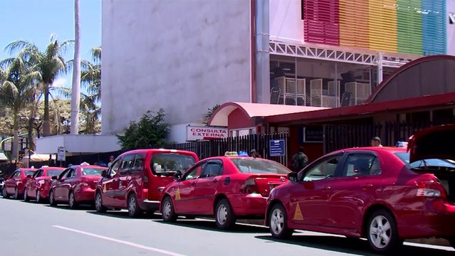 tn7-taxistas-y-autobuseros-se-manifestaran-este-martes-180225