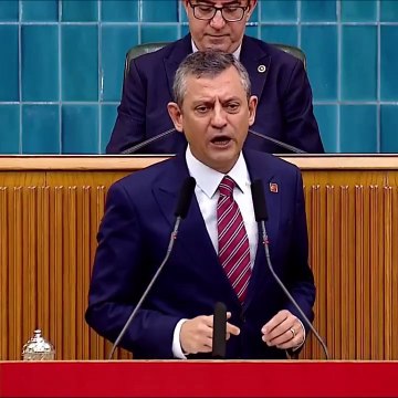 Özgür Özel: Türkiye’nin bir sonraki Cumhurbaşkanını darbe yoluyla ekarte etmeye çalışanlara karşı dimdik ayaktayız. Biz bu darbeye teslim olmayız.