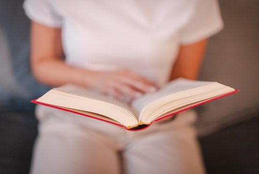 Cette autrice australienne, de retour en librairie avec un nouveau roman d'évasion, a vendu pas moins de 3,5 millions d'ouvrages dans le monde