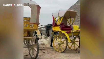 Can Yaman Mısır'da piramitleri gezdi, ata bindi