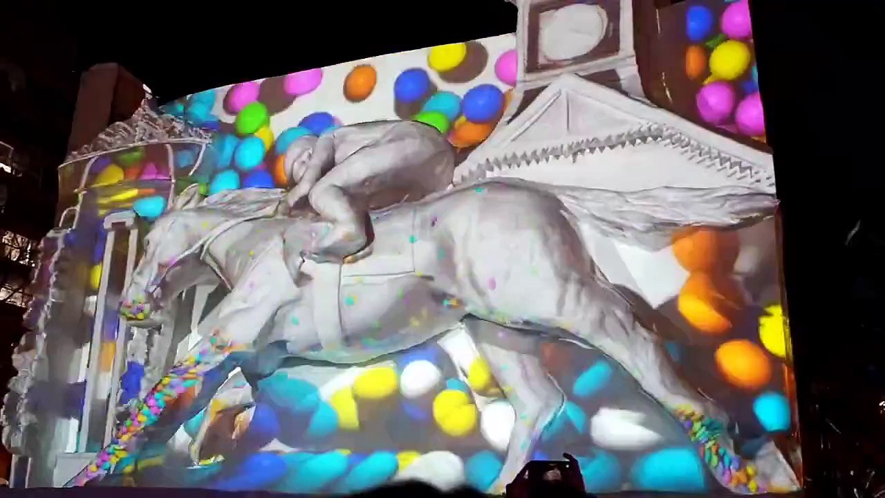 さっぽろ雪まつりに  Sapporo Snow Festival 札幌へ駆けるサラブレッド  Purosangue in gara verso Sapporo