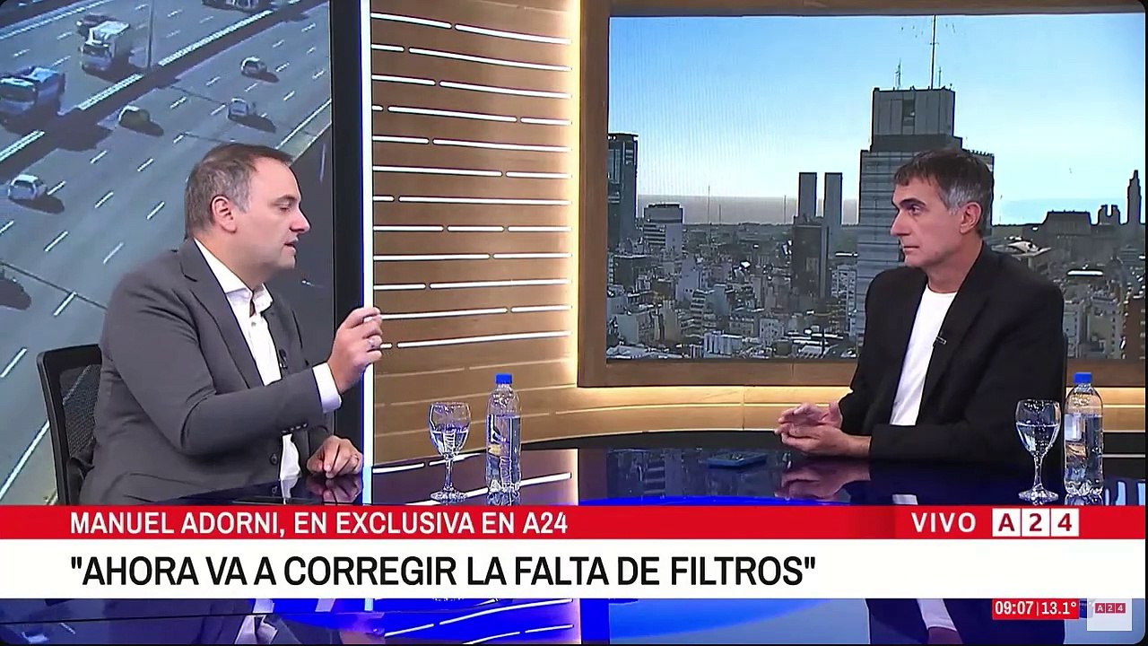 Adorni: "Equivocado, Santiago Caputo cortó la entrevista"