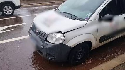 Fiorino e Doblô colidem na rua Rio Grande do Sul
