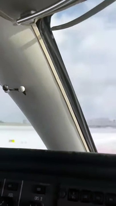 Une nouvelle vidéo publiée cet après-midi montre précisément l'accident de l'avion de Delta Airlines qui s'est retrouvé sur le dos faisant plusieurs blessés
