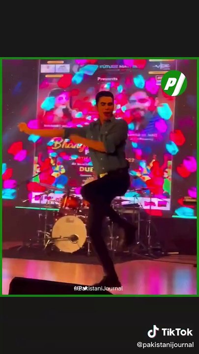 Pakistan's #KenDoll setting the stage on fire with his ''Bhangra'' with #AbrarulHaq 🔥😍