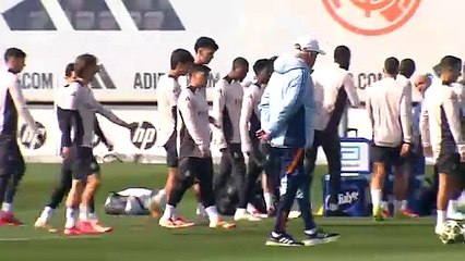 Real Madrid prepare for Manchester City playoff holding 3-2 first leg lead