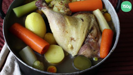 Pot au feu de chapon aux légumes oubliés