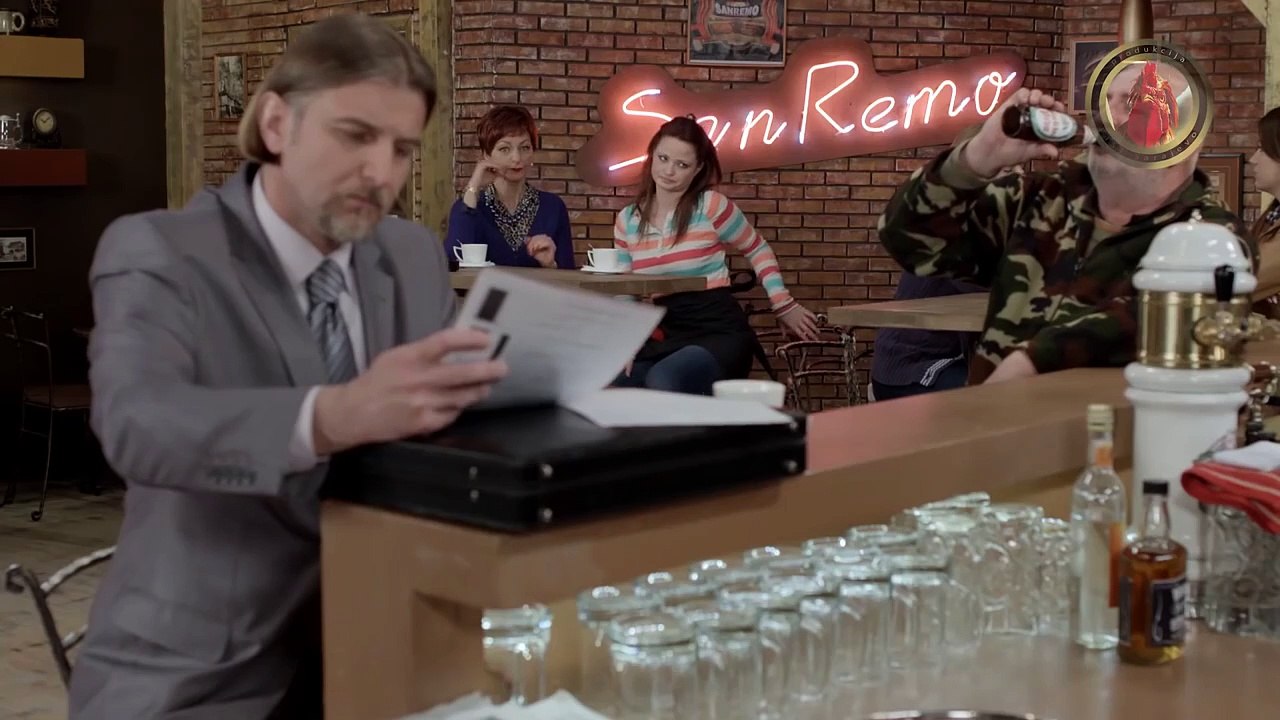 Lud Zbunjen Normalan (178 Epizoda) S7.E10 ∙ Papiga, cirkus i potkrovlje