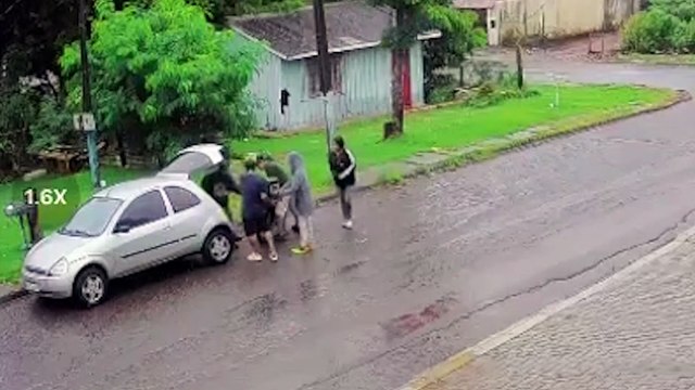 Guarda Municipal prende três suspeitos de furto de motocicleta no bairro Cancelli