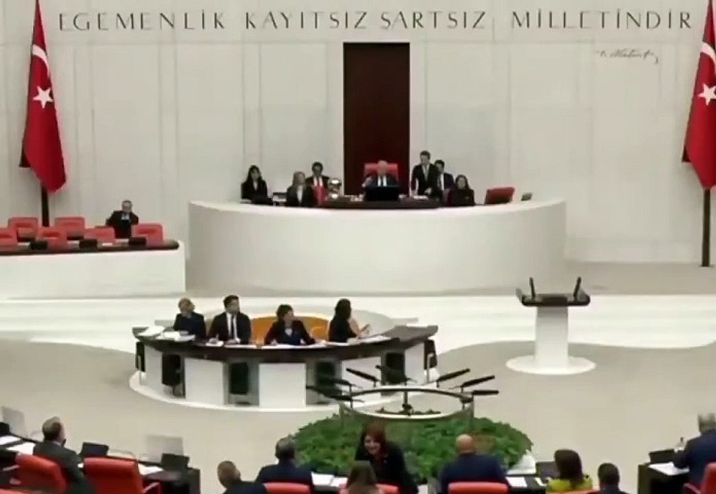 MHP'li TBMM Başkanvekili Celal Adan'dan AK Parti sıralarına azar