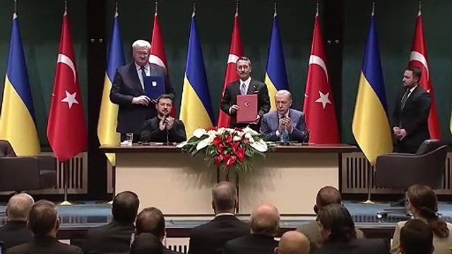 Zelensky pede conversas ‘justas’ que incluam União Europa, Reino Unido e Turquia