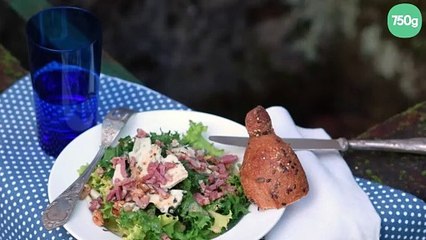 Salade américaine au fromage roquefort et noix