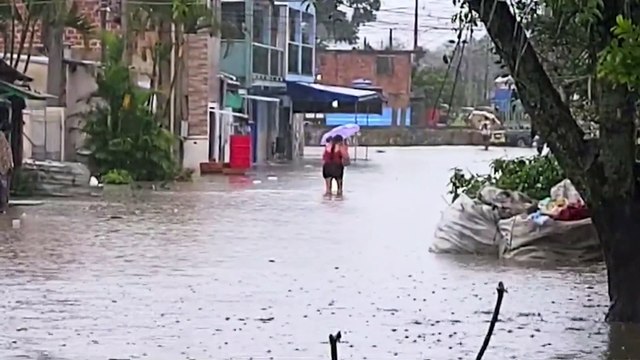 Chuva provoca alagamentos em diversos pontos de Curitiba