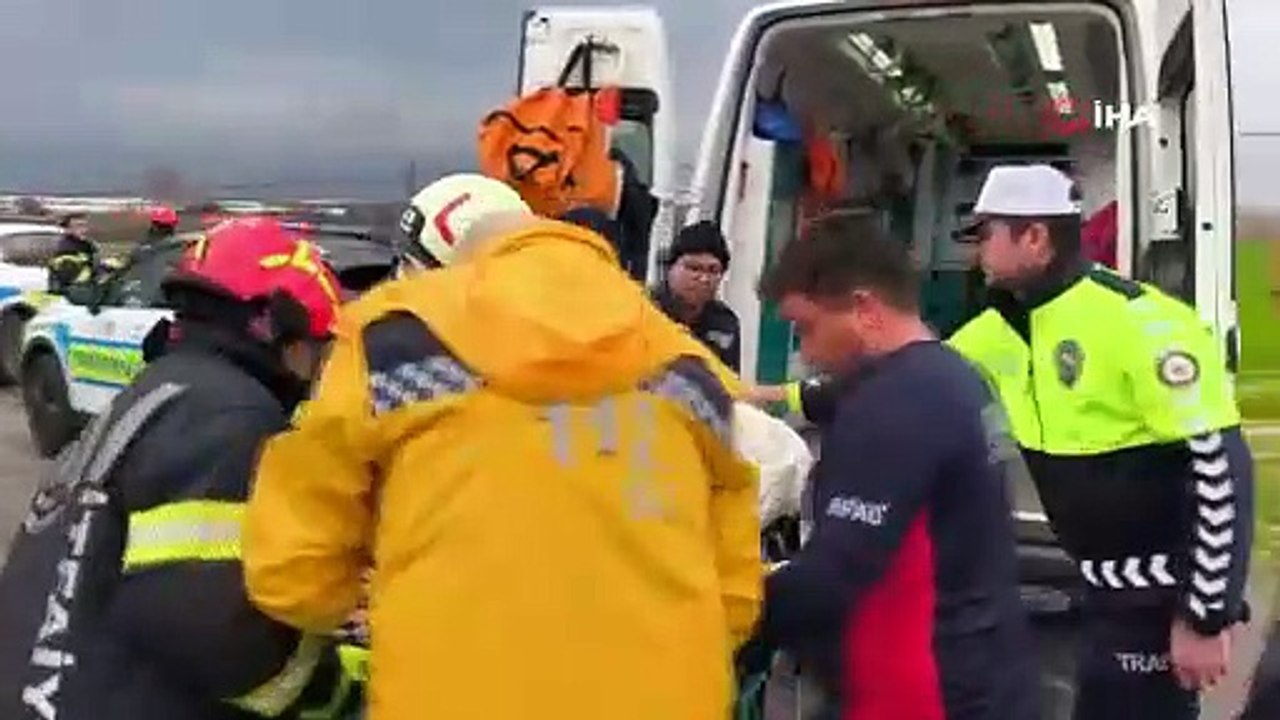 Şampiyonaya giden kız öğrenciler faciayı yaşadı: 2 ölü, 26 yaralı