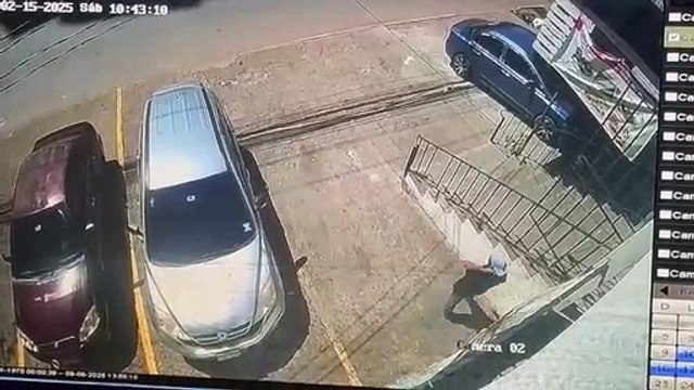 Así operan jóvenes robando retrovisores en el bulevar Juan Pablo II