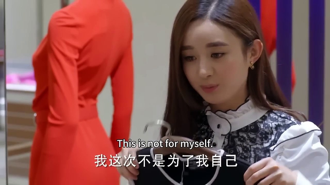 Cinderella, who was looked down upon, put on a long dress and made a high-profile appearance that stunned the audience. The president was completely smitten and fell in love with her! 💕Chinese Television Dramas - Qiqi Sweet Drama (720p, h264)