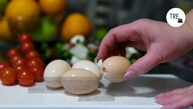 Los huevos duros se pelan mucho mejor si añadimos esto al agua de cocción