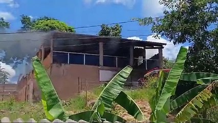 Casa de pastor que matou menina de 13 anos é incendiada em BH
