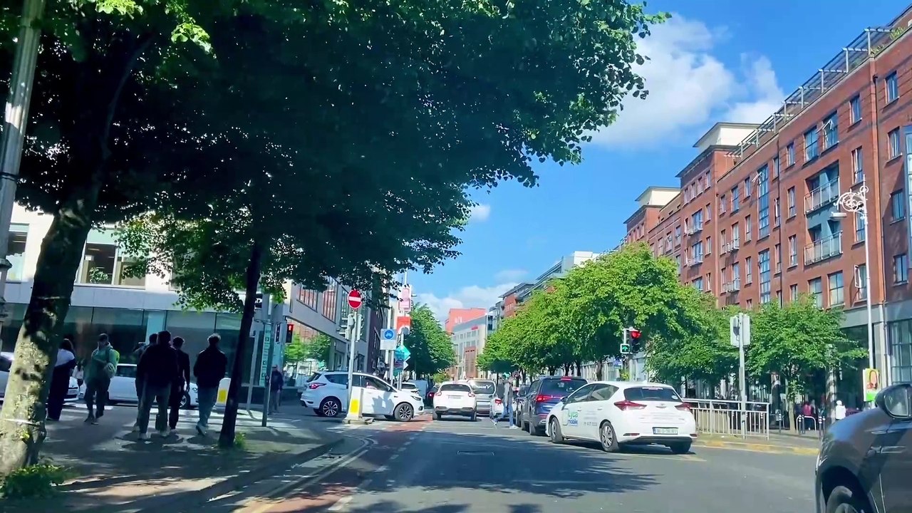 Dublin Road Trip by Bus | Scenic Views & City Tour